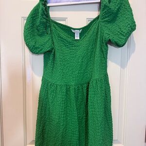 Green puff sleeve dress